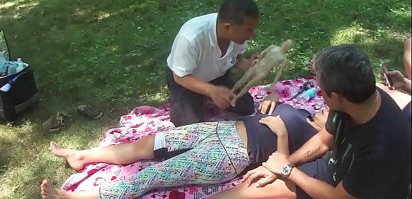  Chinese Massage in park
